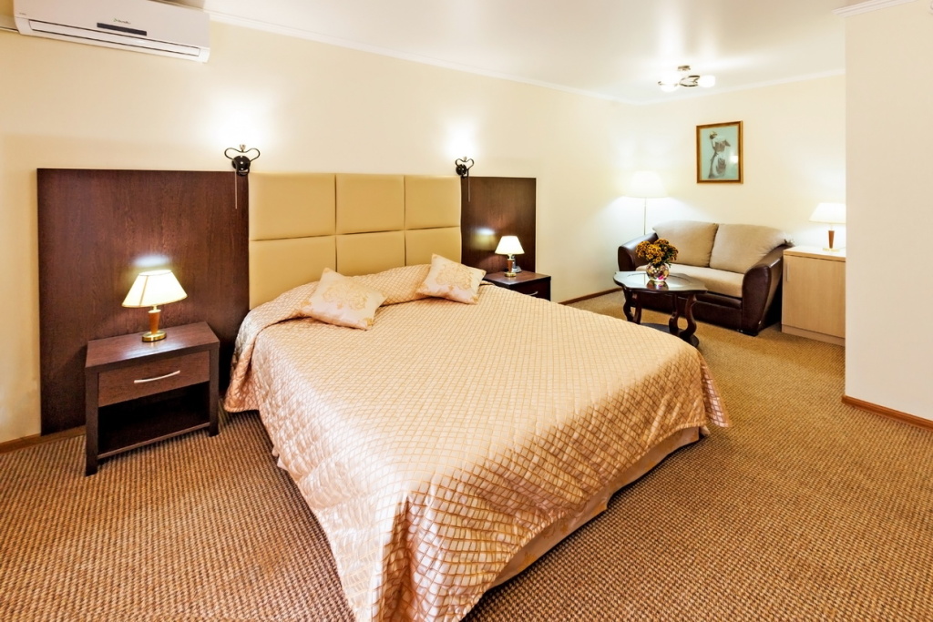 Elektron Hotel Room Type - Double Suite full double bed