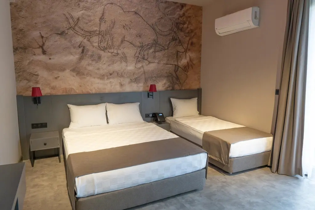 Standard Triple room with balcony