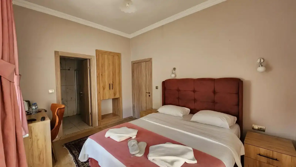 Standard Double room with view (full double bed)