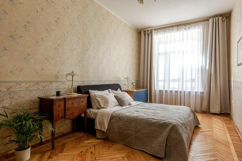 Апартаменты RentDaySpb напротив метро Маяковская — фото