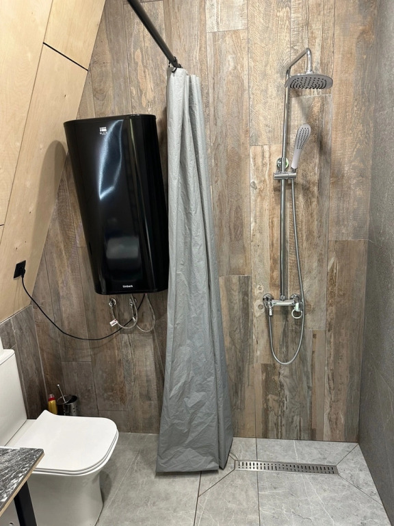 Коттедж с балконом и с красивым видом из окна в Koban Spa Resort