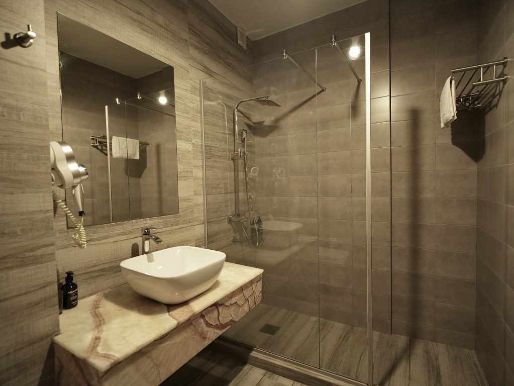 Двухместный люкс Grand с балконом двуспальная кровать в Abaash Hotel Afon