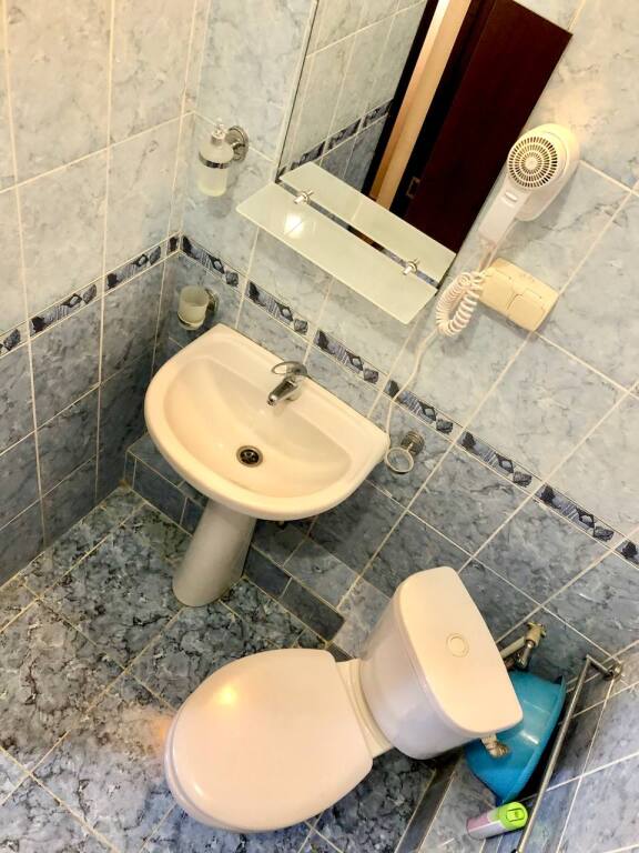 Трёхместный номер Comfort с балконом в Наш дом