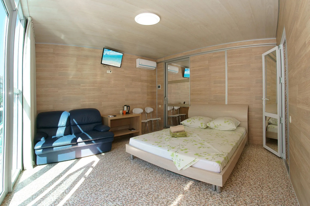 Standard Triple room with balcony and with view