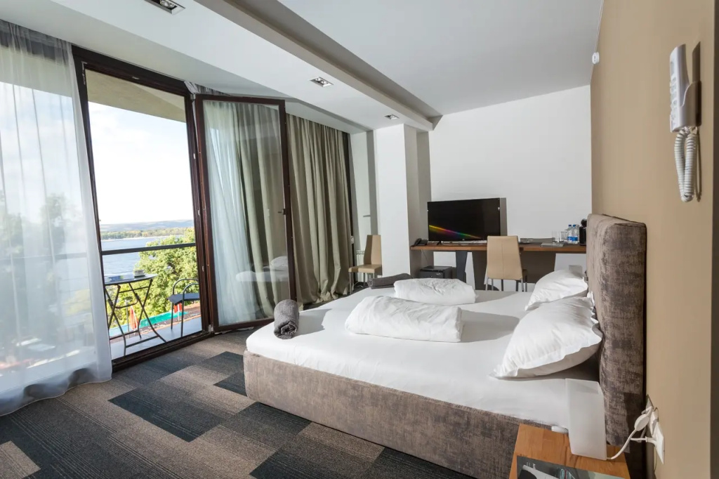 No. 4 Junior Suite with panoramic view