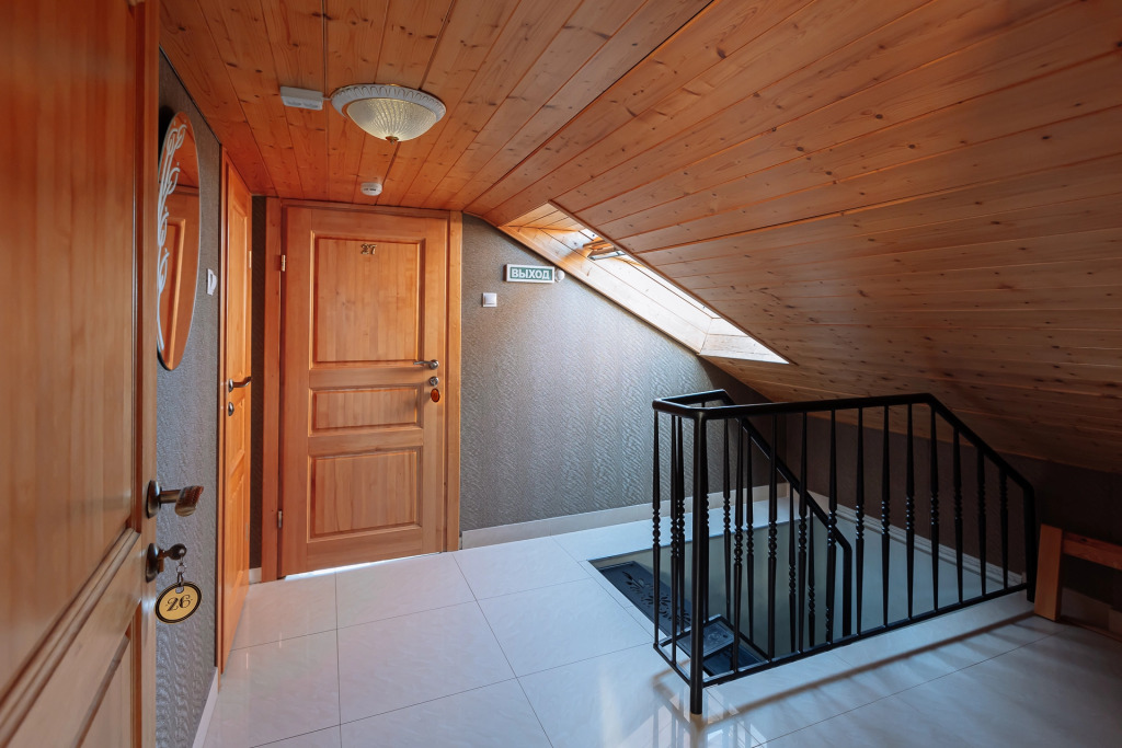 Шестиместный семейный номер Standard Мансарда с 2 комнатами в Константа