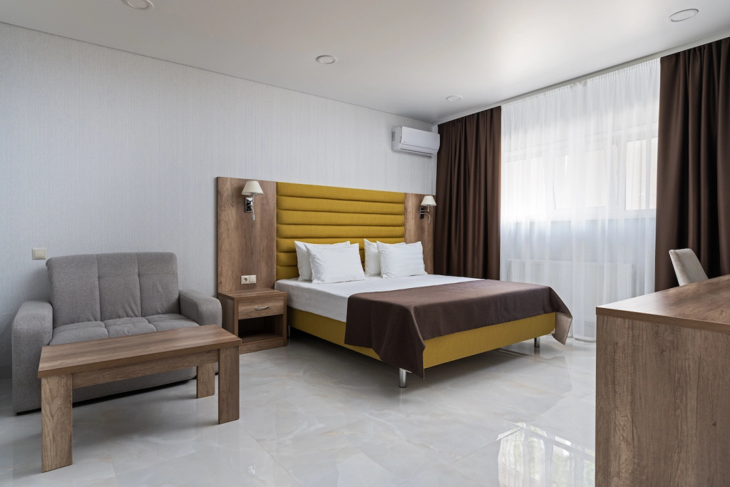 Trianon Hotel Room Type - Standard Double Basement room full double bed
