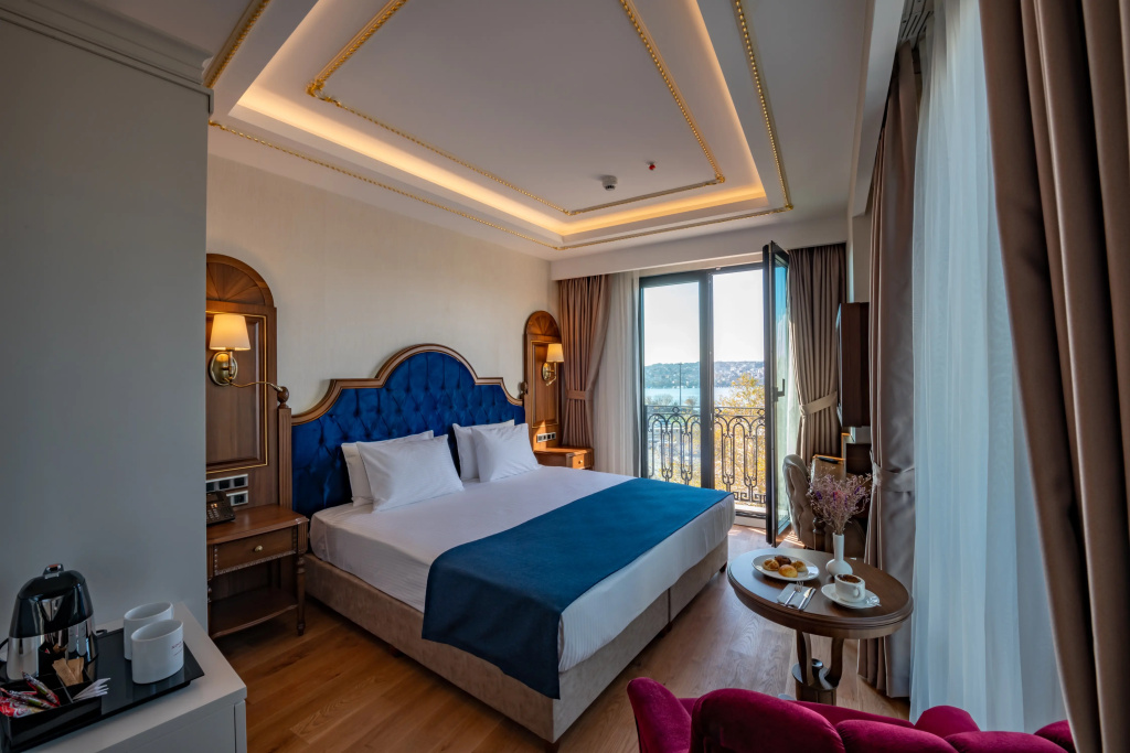 Superior Double room with sea view (full double bed)