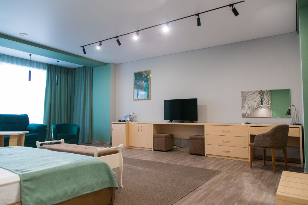 Business Hall Hotel Room Type - Deluxe Double room with city view full double bed