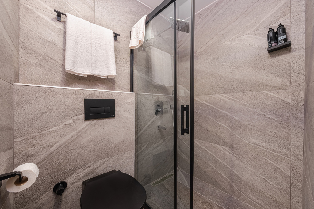 Двухместный номер Standard с красивым видом из окна двуспальная кровать в Отель Nuca Homes