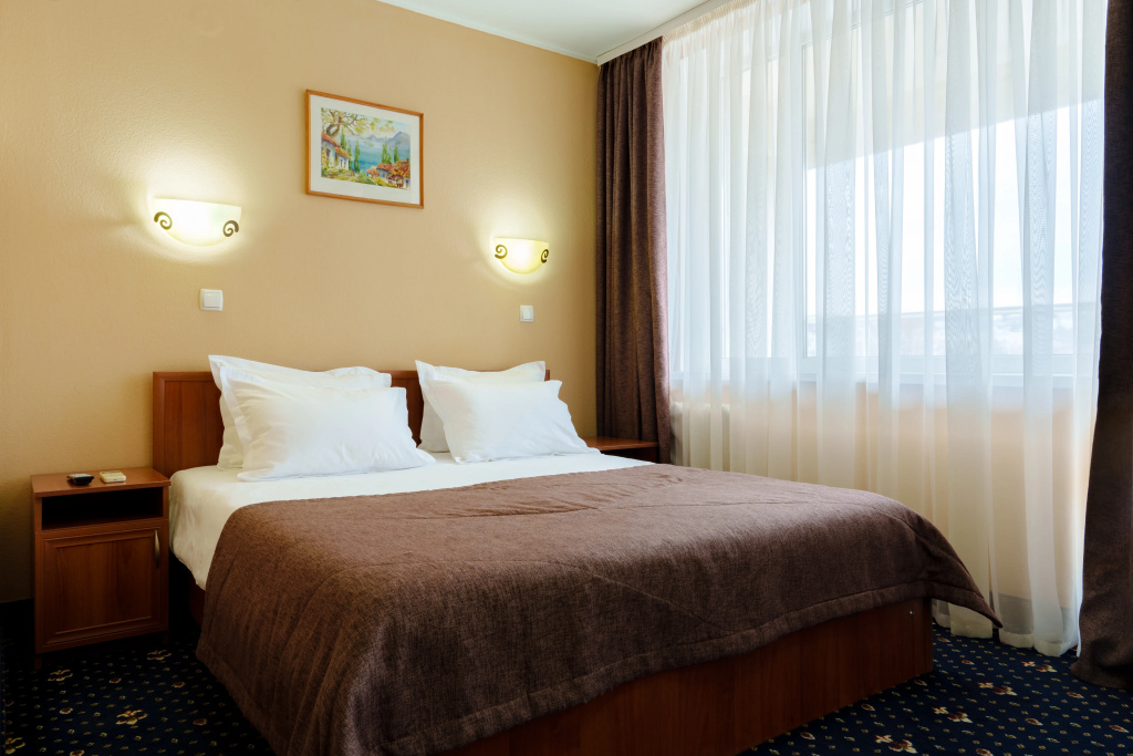 Standard Superior Double room with balcony (full double bed)