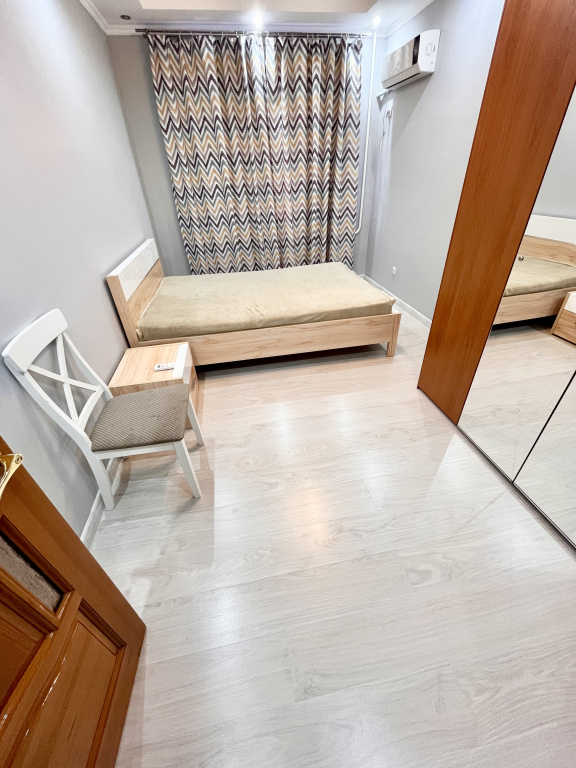 Na Kurmangazy 5 Trekhkomnatnaya Na 3 Etazhe Flat