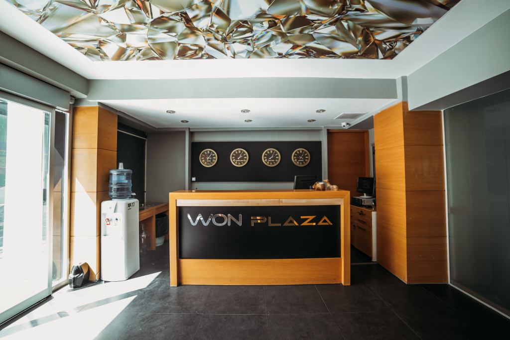Lobby & Reception