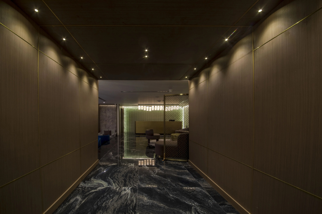 Lobby & Reception