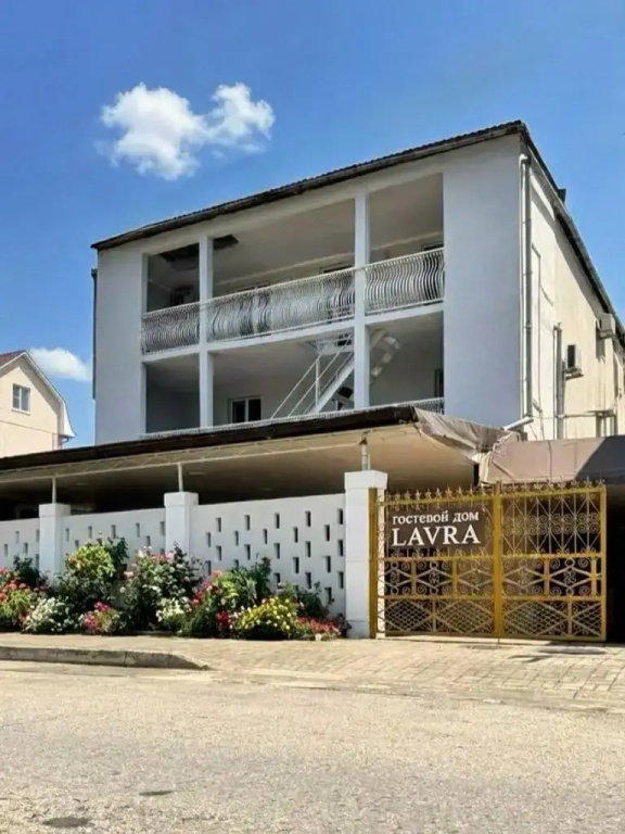 Lavra Hotel