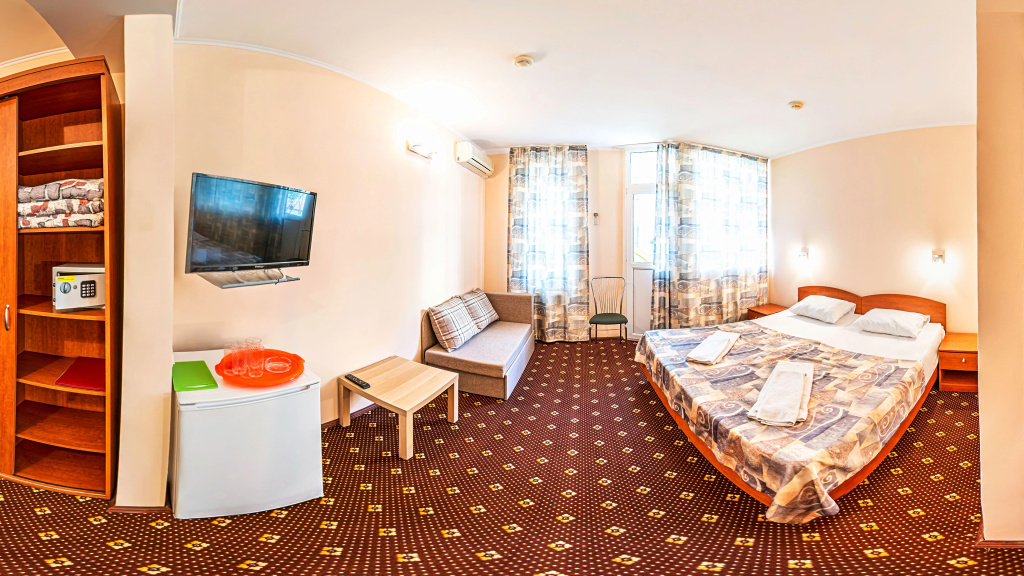 Standard Double room with balcony (full double bed)