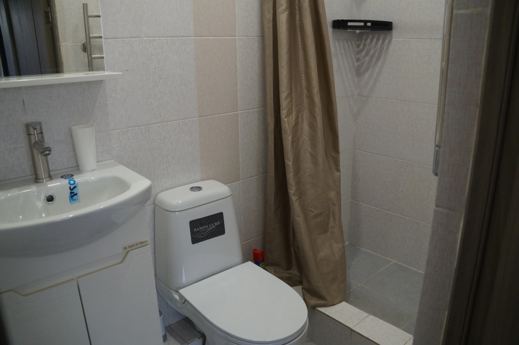 Двухместный номер Standard с балконом и с красивым видом из окна двуспальная кровать в Гранат