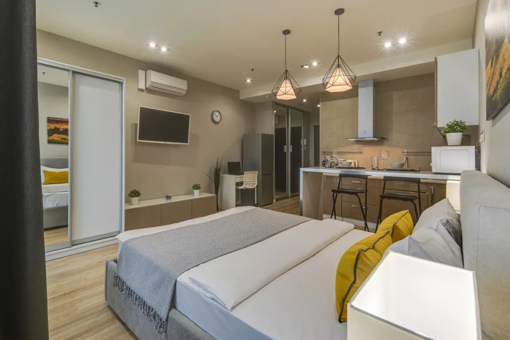 Апартаменты Полюкс с Балконом и Видом на Город Business Apartments — фото