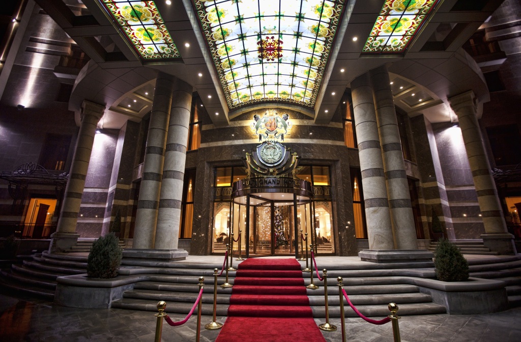 Multi Grand Pharaon Hotel бассейн