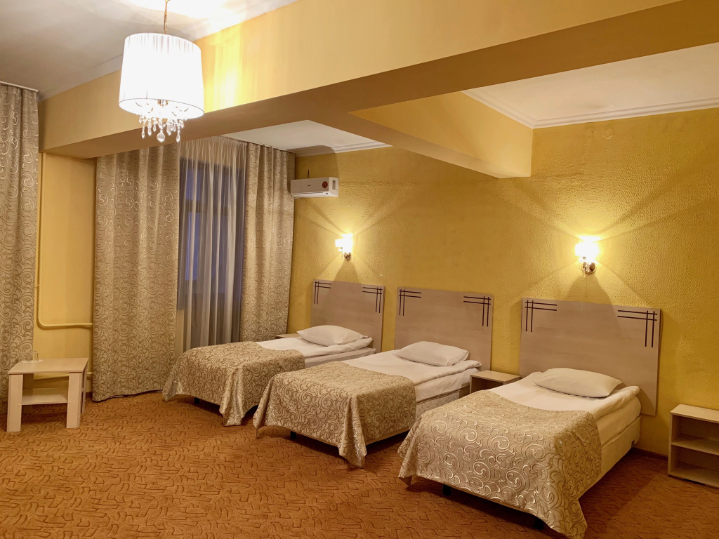 Versaille Hotel Room Type - Family Triple room