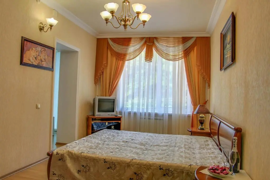 Double Junior Suite (full double bed)