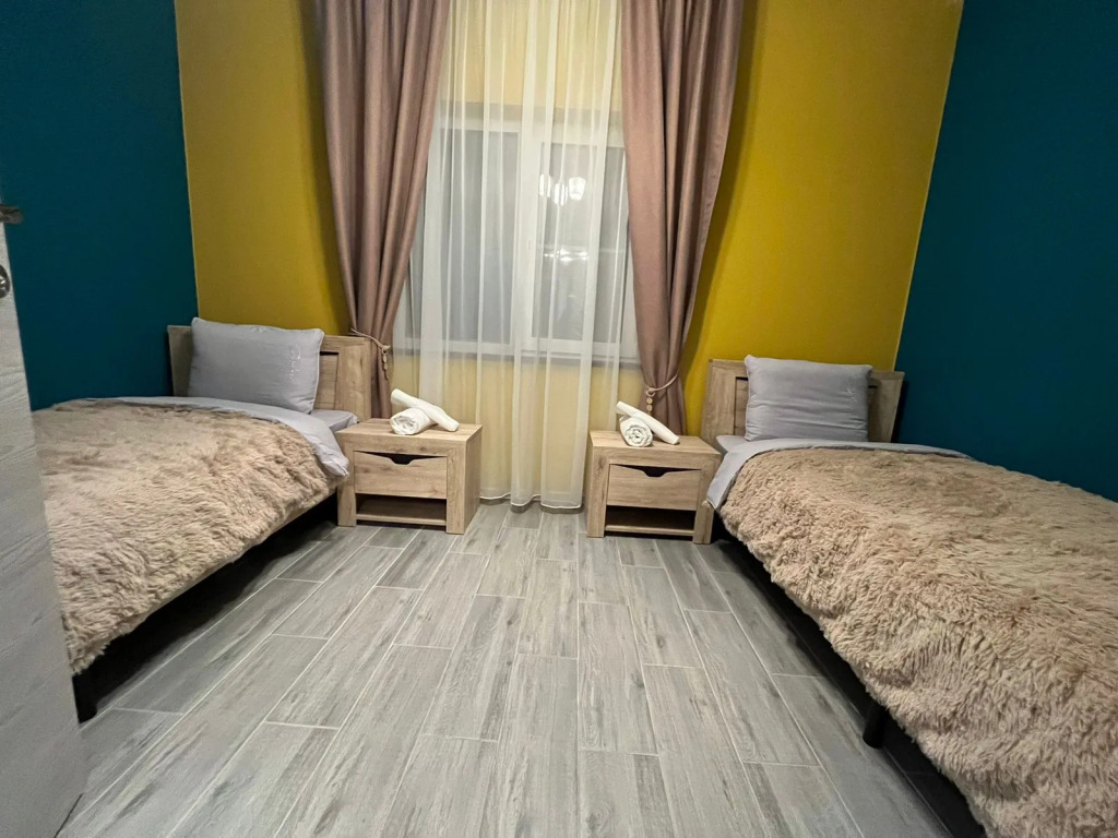 Четырёхместный люкс с 2 комнатами с красивым видом из окна в Нептун-2