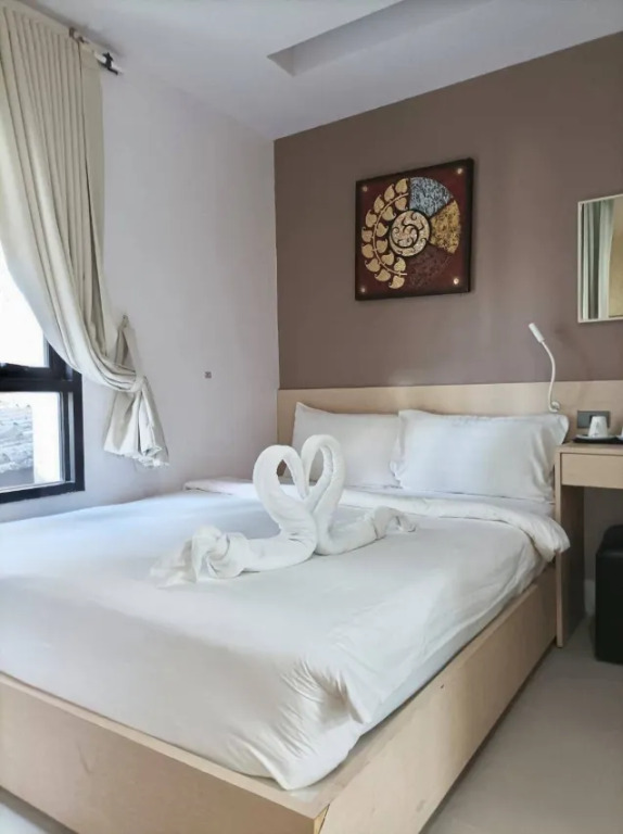 Двухместный номер Standard с балконом двуспальная кровать в Отель My Hotel Phuket