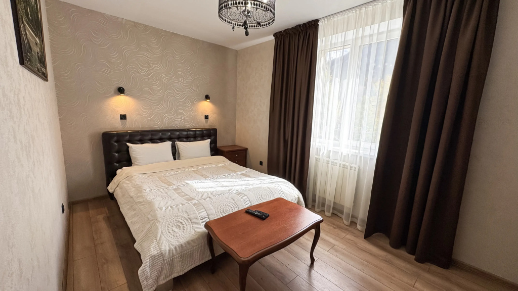 2 Bedrooms Junior Suite with mountain view