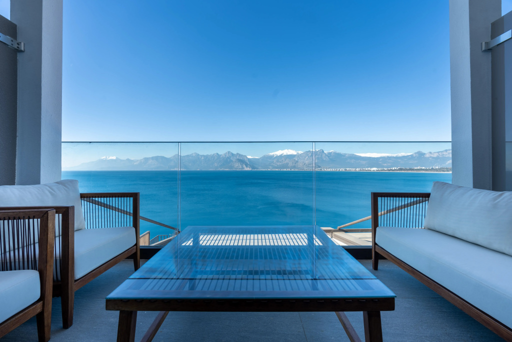 Junior Suite with balcony and with sea view