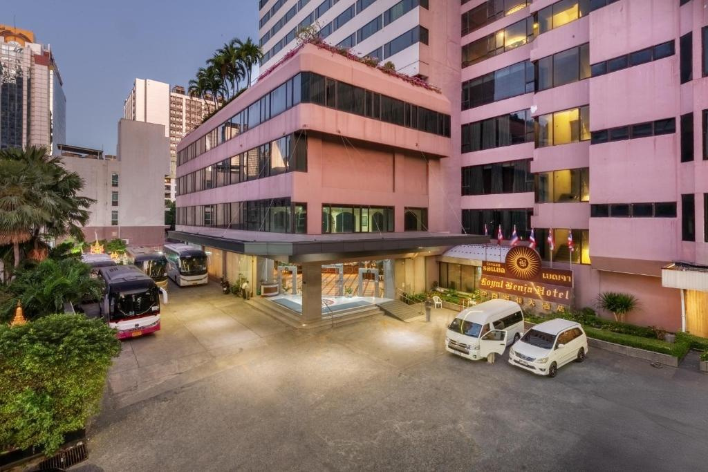 Royal Benja Hotel - Big Rooms, Family Friendly — фото
