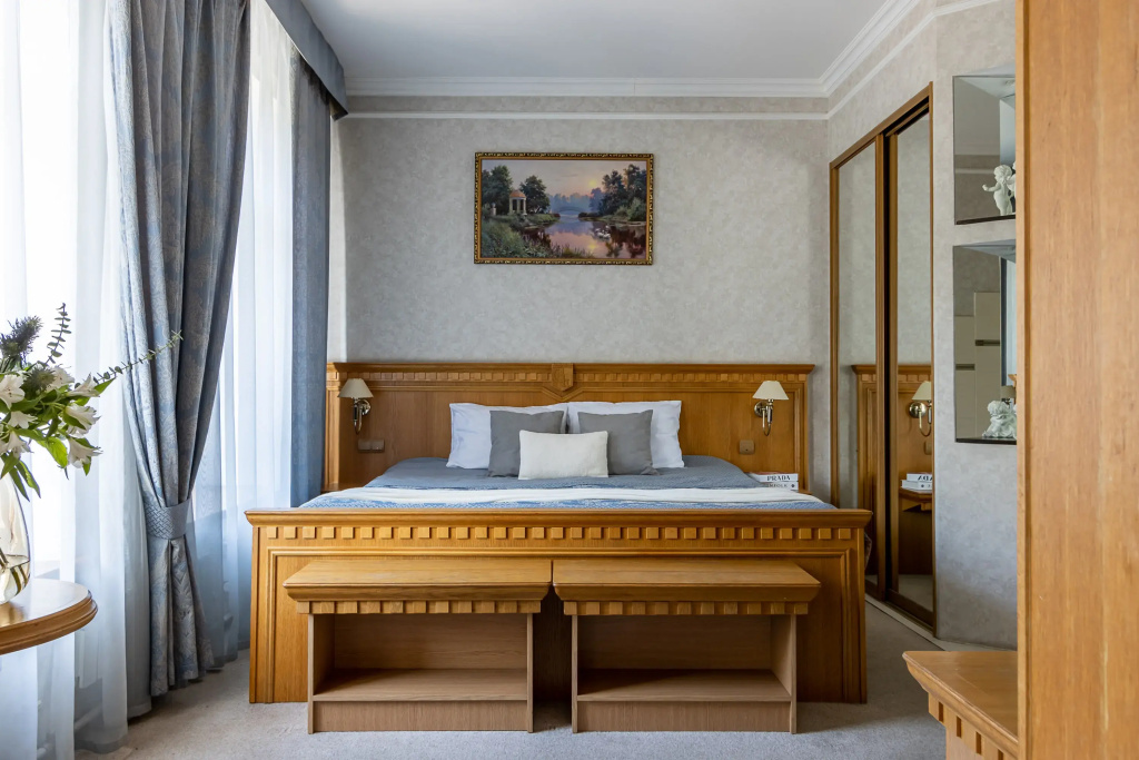 Double Suite (full double bed)