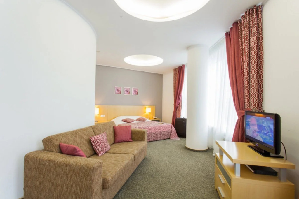 Double Studio with city view full double bed