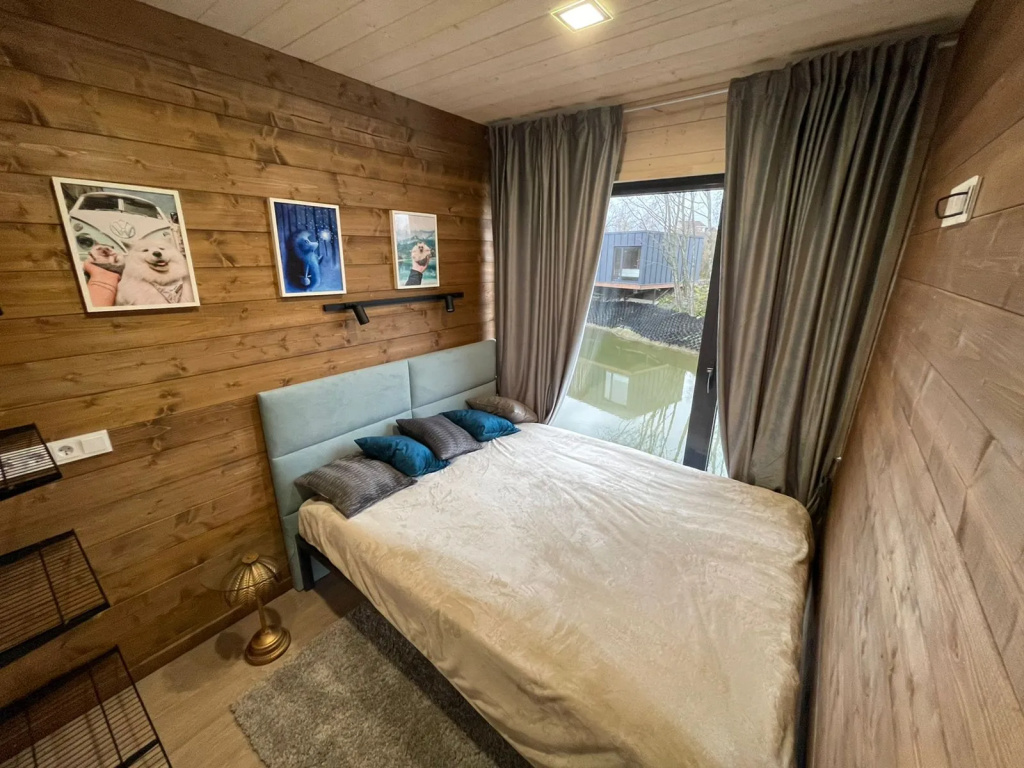 Double Cottage with lake view (full double bed)