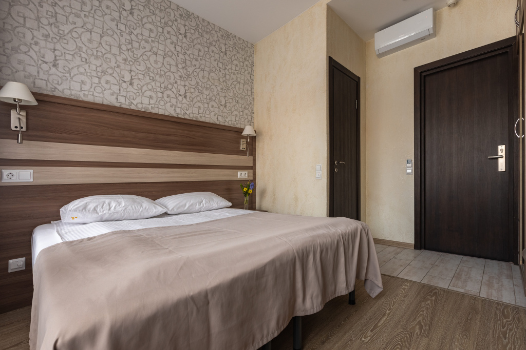 Amsterdam Hotel Room Type - Standard Double room full double bed