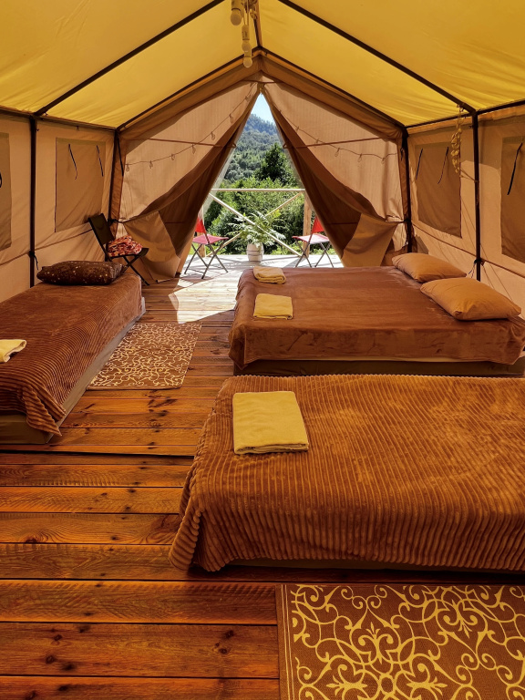 Family Tent with balcony and with mountain view