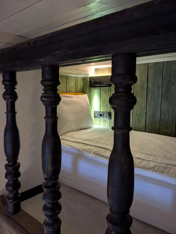 Трёхместный семейный номер Superior с видом на город в Конь в пальто