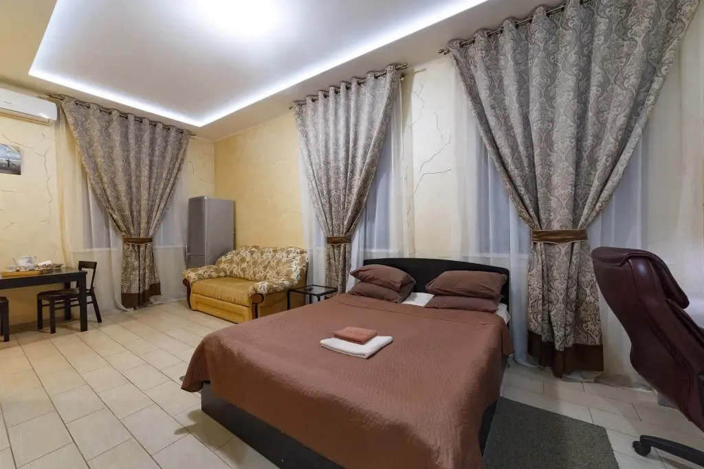 Superior Double Studio with city view (full double bed)