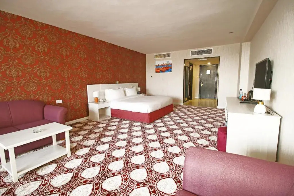 Premier Double room with Creek view (full double bed)