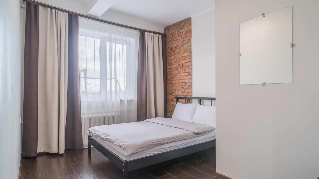 Hot Place Hostel Room Type - Standard Double room full double bed