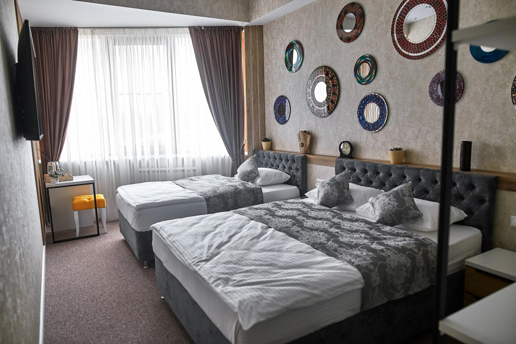 Standard No. 2 Triple room