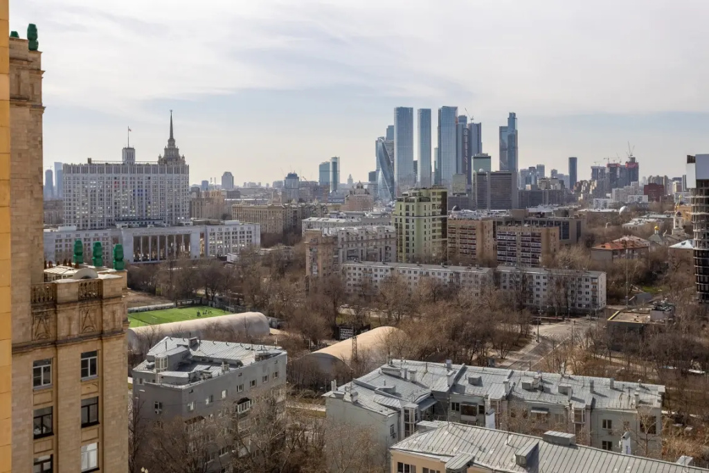 Апартаменты Стандартные с Двумя Спальнями и Видом на Москва: Изба/Кудринская Высотка Сити — фото
