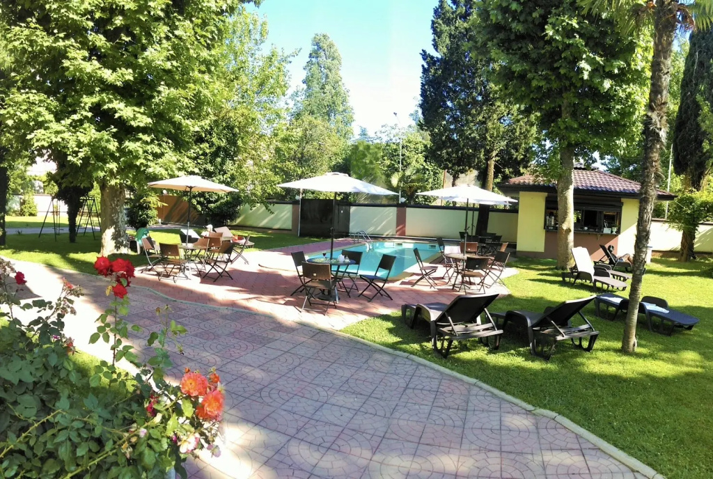 Hotel photo 12