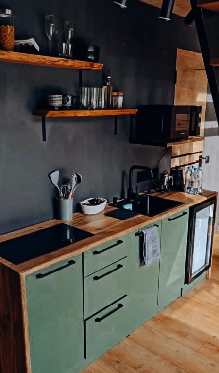 Шале А-фрейм с панорамным остеклением и террасой - фото 14