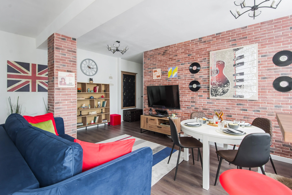 Квартира GM Apartments в стиле Рок-н-ролл с видом на Кремль — фото