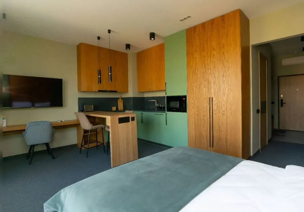 Double Suite with landmark view (full double bed)