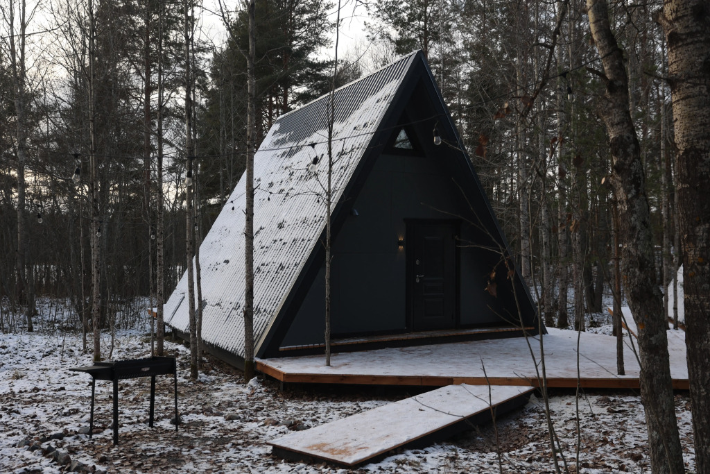 Коттедж с видом на реку в Vuoksa Camp