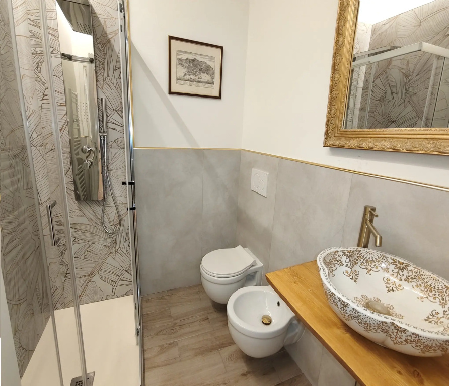 Deluxe Double room with balcony and with garden view (full double bed)