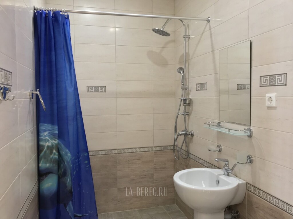 Двухместный номер Standard с балконом и с видом на город двуспальная кровать в Лазурный берег