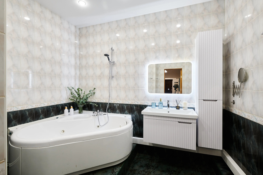 Квартира GM Apartments Двухуровневая с мансардой у Патриарших Прудов