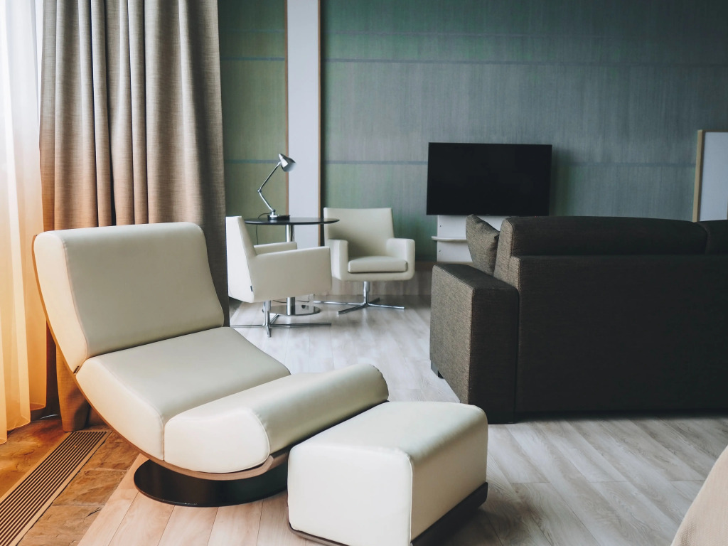 Grand Double Suite with garden view full double bed